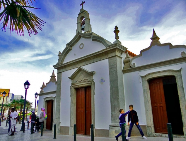 Cascais. Paróquia a São João Crisóstomo